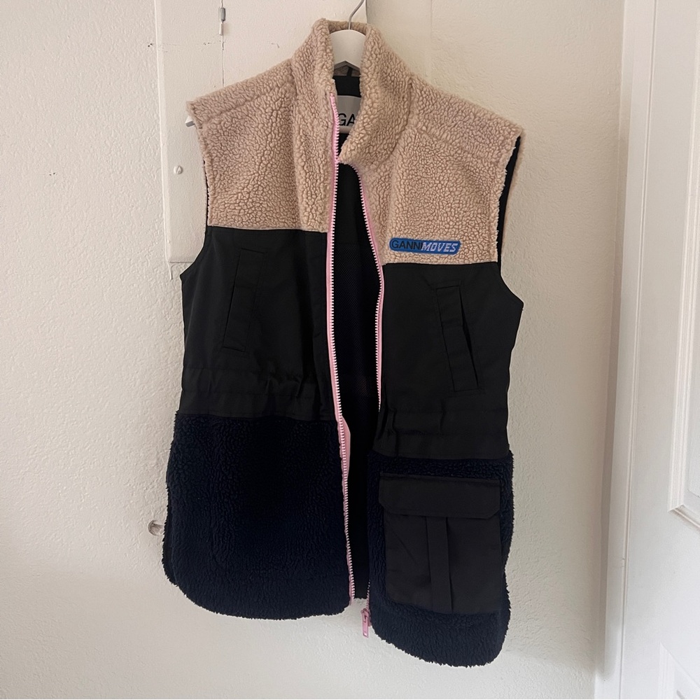 Ganni Teddy fleece-paneled shell vest